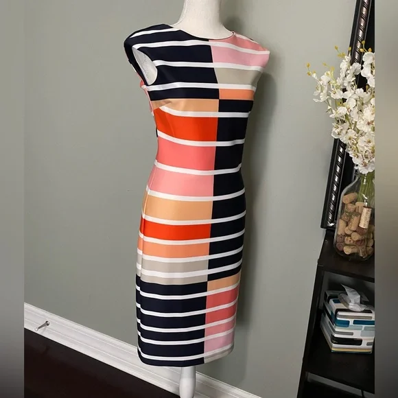 Dress - Picture 2 of 3